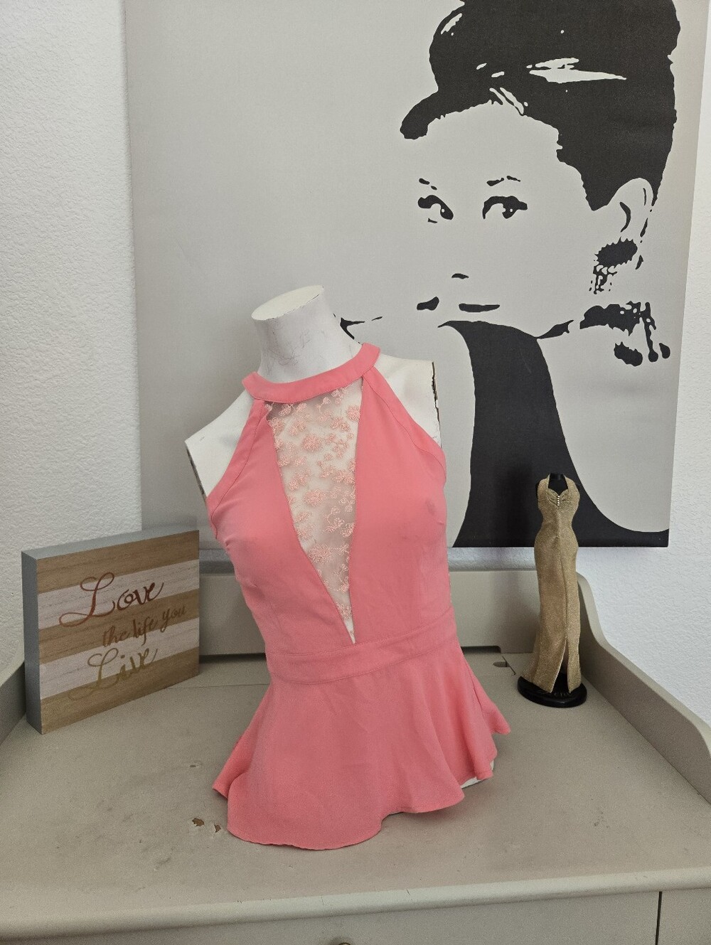 NWT Mustard Seed Ladies Peach Halter Peplum Top with Lace Panel Size Small